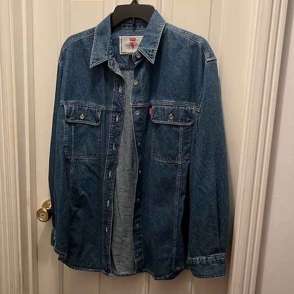 Levi's Tops - Levi’s Women’s red tag button down denim shirt size Large